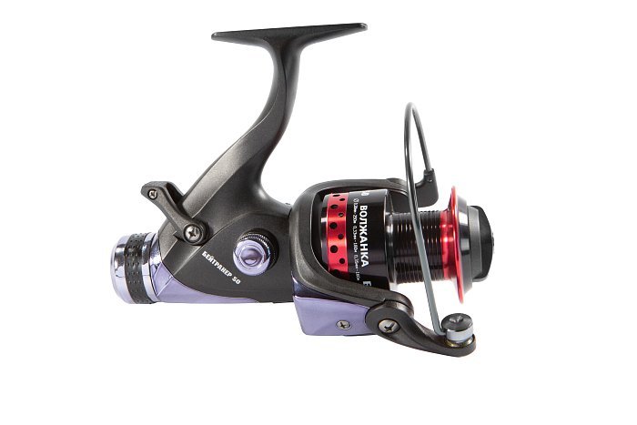 Катушка б/ин с системой бейтранер "Волжанка Бейтранер 60" (8+1 подш);(0.4мм/140м)