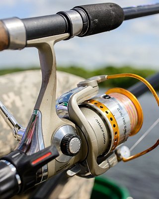 Катушки с системой быстрого управления фрикционным тормозом